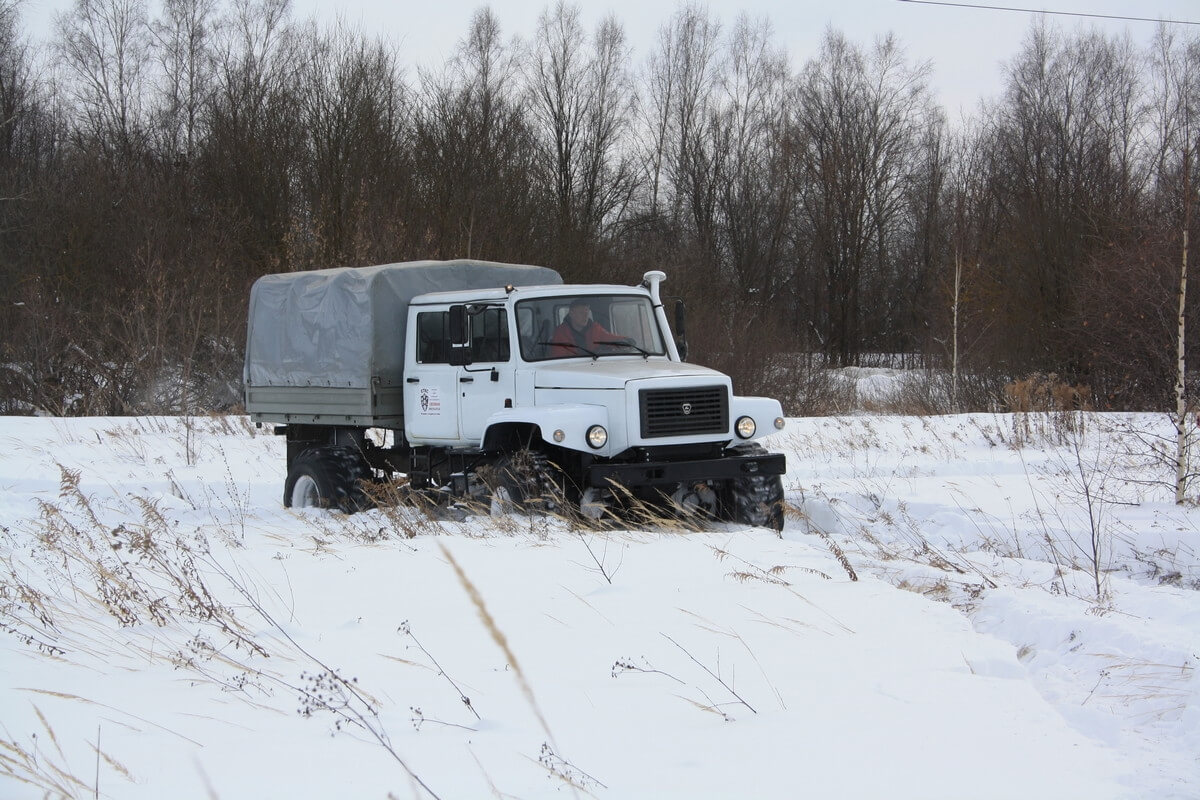 Снегоболотоход ШНД на базе ГАЗ с двухрядной кабиной